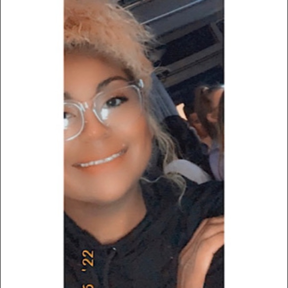Meet your Posher, Charmagne